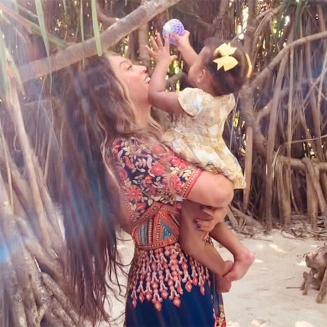 Beyoncé Shares Sweet New Photos of Twins Rumi and Sir Carter E
